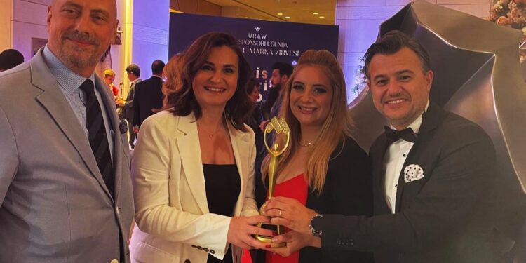 TRPHARM’ın Yapay Zeka Destekli Sağlık Bilinçlendirme Simülasyon Projesi’ne Büyük Ödül