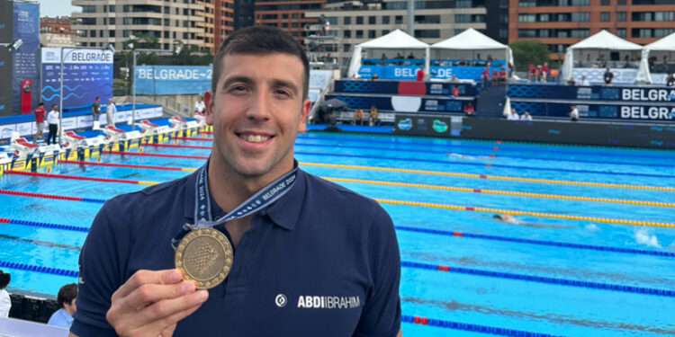 Abdi İbrahim’in ana sponsoru olduğu rekortmen milli yüzücü Emre Sakcı’dan, Türkiye’nin ilk Avrupa Şampiyonluğu!