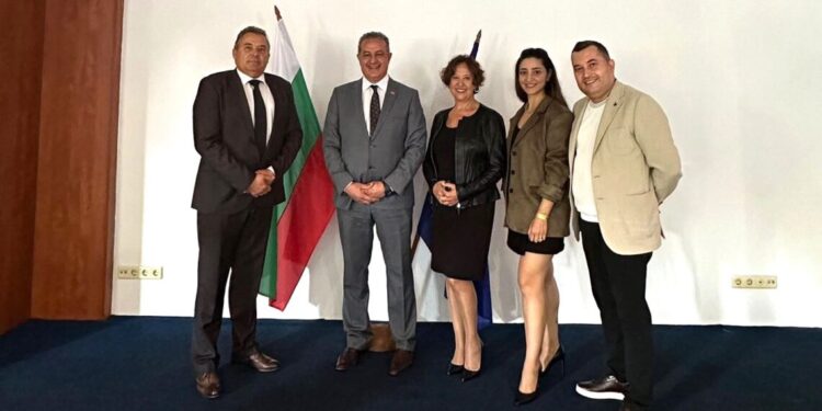 Türk ve Bulgar Diş Hekimleri arasında yeni bir iş birliği