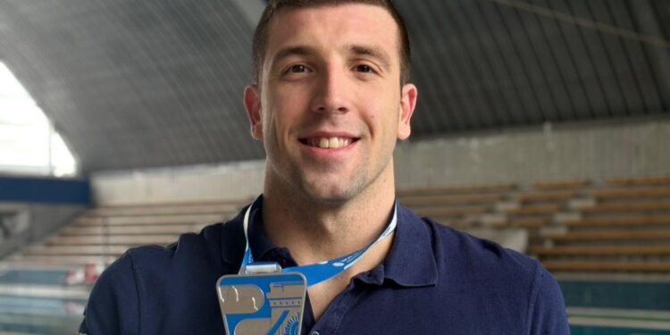 Emre Sakcı’dan Dünya İkinciliği: Türk Bayrağını Budapeşte’de Gururla Dalgalandırdı