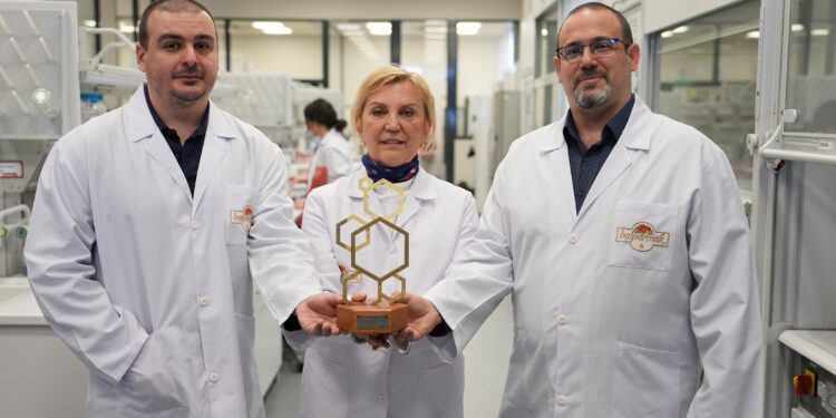 Propolisin gizemi Balparmak ile aydınlanıyor!