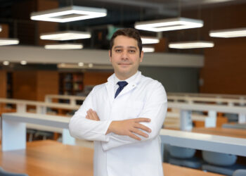 Yüksek ses, gürültü ve kulak çubuğu kulak sağlığını tehdit ediyor