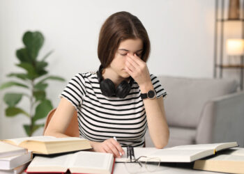 Sınav kaygısı göz sağlığını da tehdit ediyor!