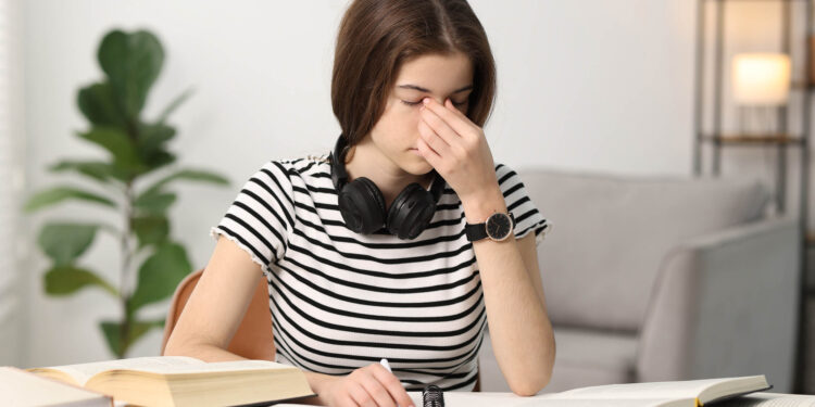 Sınav kaygısı göz sağlığını da tehdit ediyor!